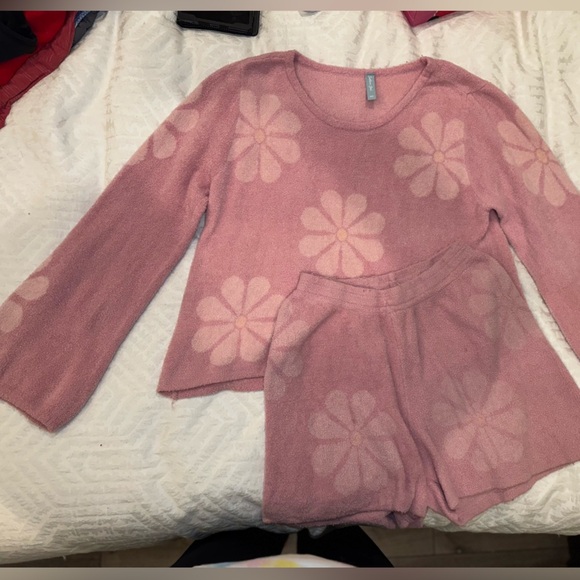 Southern Shirt Co - Dreamluxe Printed Sweater and short set flower power - Picture 2 of 9